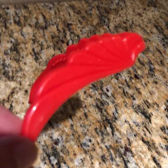 2. authentic Y2K black and red plastic hair  clips - Picture 11 of 12